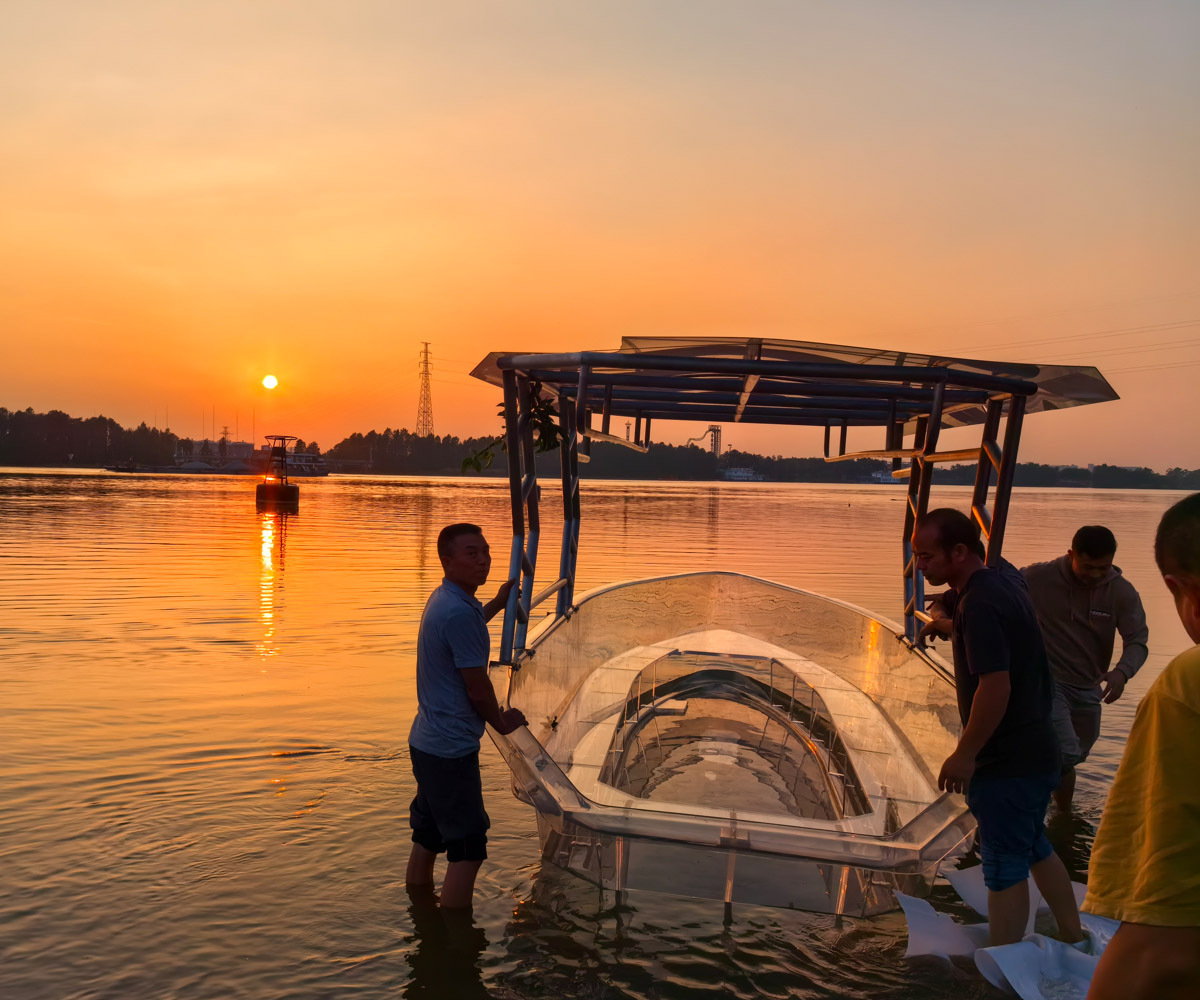 How does a Sport Boat Canoe Transparent PC Kayak Function?