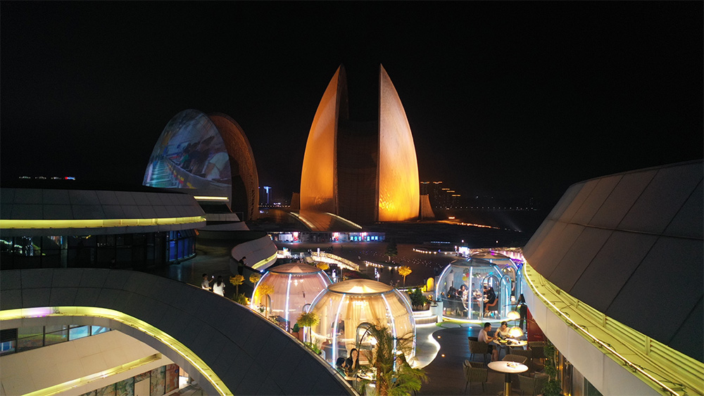 Luxury Igloo Dining Dome House A Premier Dining Experience at Zhuhai's Sun Moon Lake Opera House (6)
