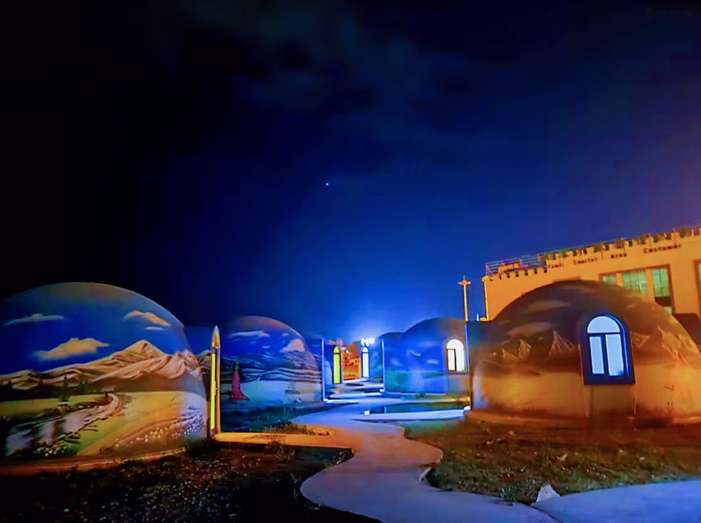 Polystyrene Foam Eco EPS Prefab Dome at Blue Planet Camping Base, Xinjiang (2)