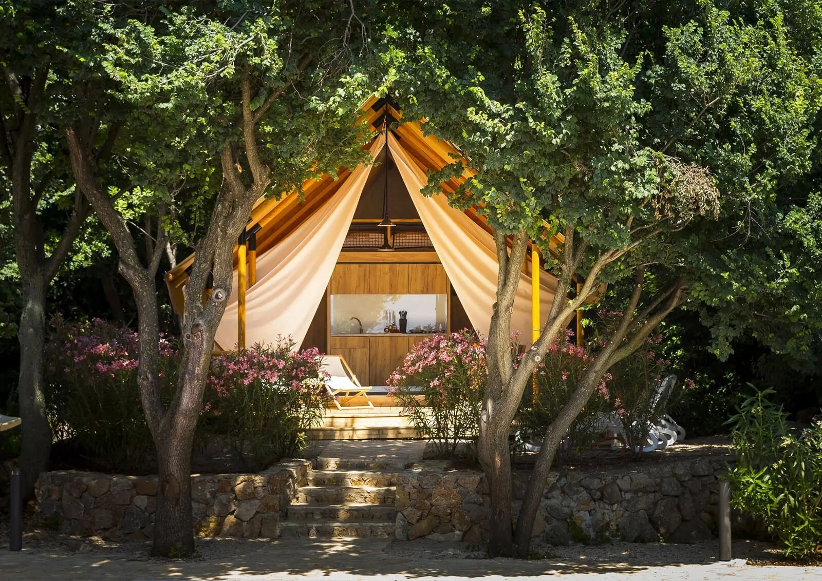 Safari Hotel Tent