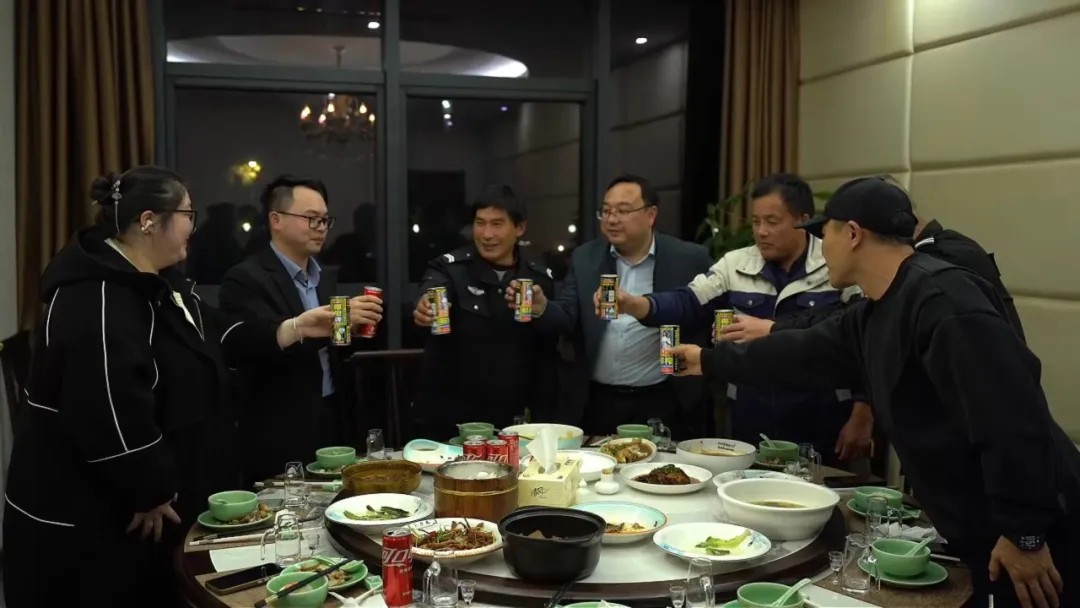 员工退休欢送会3.jpg