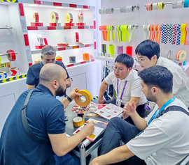 4 Global Synergy Win-Win Cooperation-DM takes the spotlight at Canton Fair Connecting the World with Light