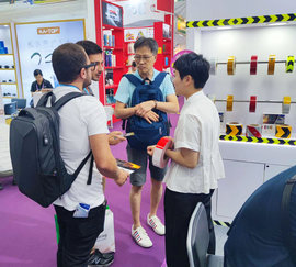 3 Global Synergy Win-Win Cooperation-DM takes the spotlight at Canton Fair Connecting the World with Light