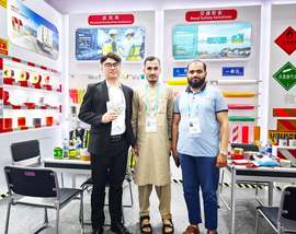 12 Global Synergy Win-Win Cooperation-DM takes the spotlight at Canton Fair Connecting the World with Light