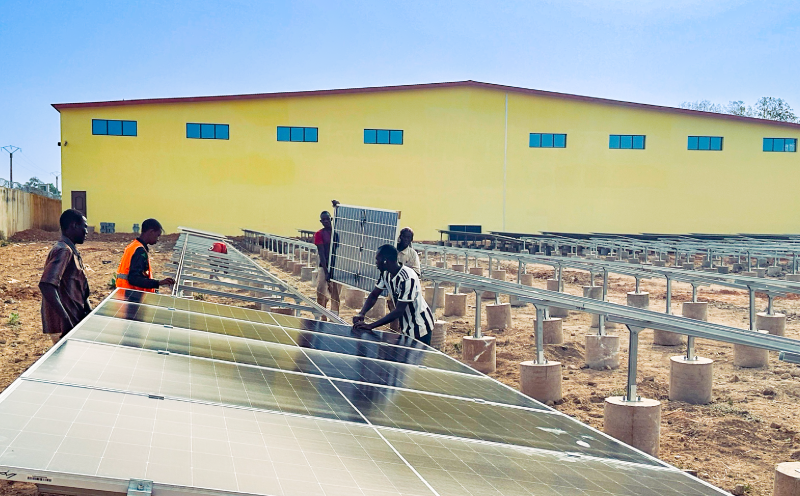 Système de stockage d'énergie par batterie solaire de l'hôpital du Mali