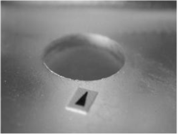 Bavures de placage sur pièces usinées CNC