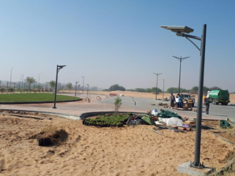 135PCS 40w All In One Solar Street Light In UAE Dubai Park