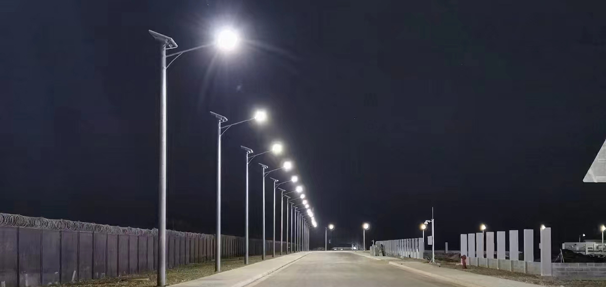 356pcs-8m-100w-Solar-Street-Light-in-Ethiopia.jpg