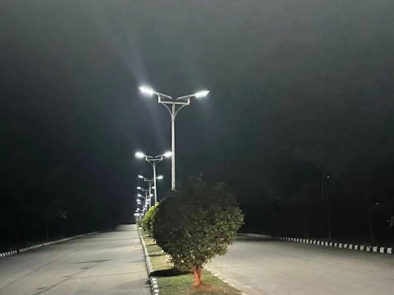 450pcs 7m 60w Double Arm Solar Light in Nigeria