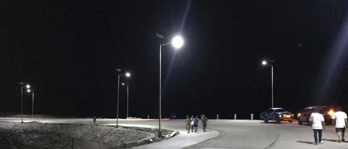 Thailand-6m-30w-solar-street-light-Maldives1.jpg