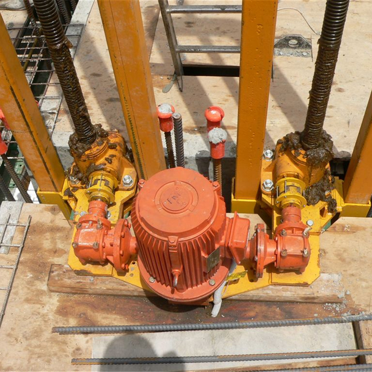 SWL Screw Jack Gearbox for Jump Form Construction Lifting (2)