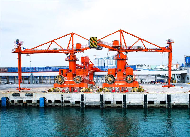 Guangdong Maoming Red Lion Rail-Mounted Screw Ship Unloader