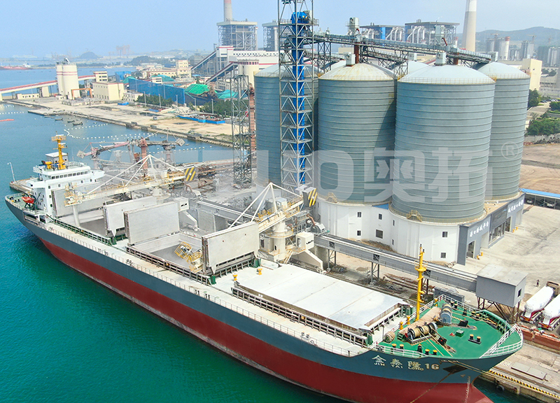 Weihai Guanglian Warehousing Services Rail-Mounted Screw Ship Unloader