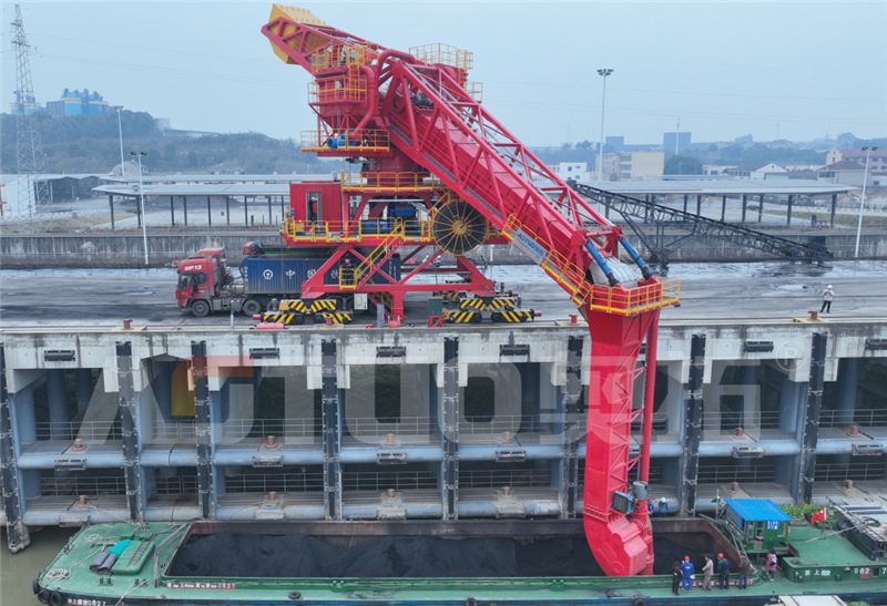 Autuo Multi-material Environmental Ship Unloader Successfully Delivered for Shaoxing Shengzhou Port Upgrade Project01.jpg