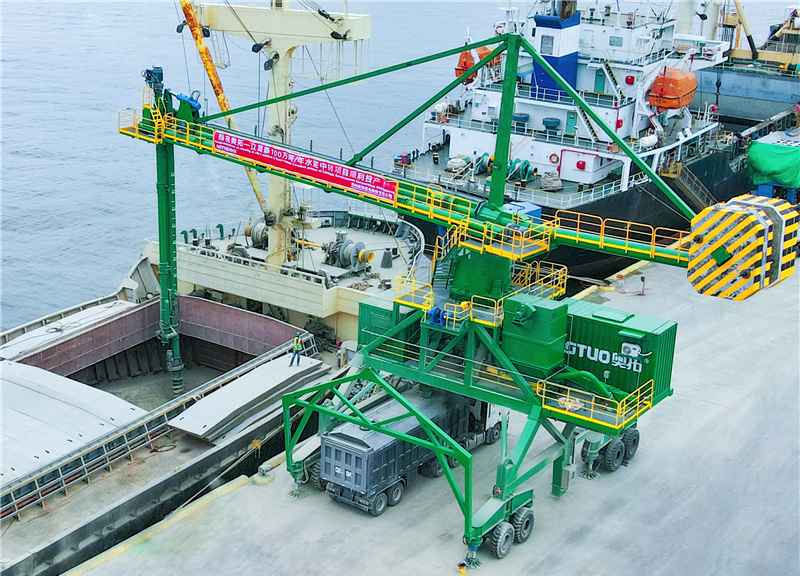Philippines Tyre-Mounted Screw Ship Unloader
