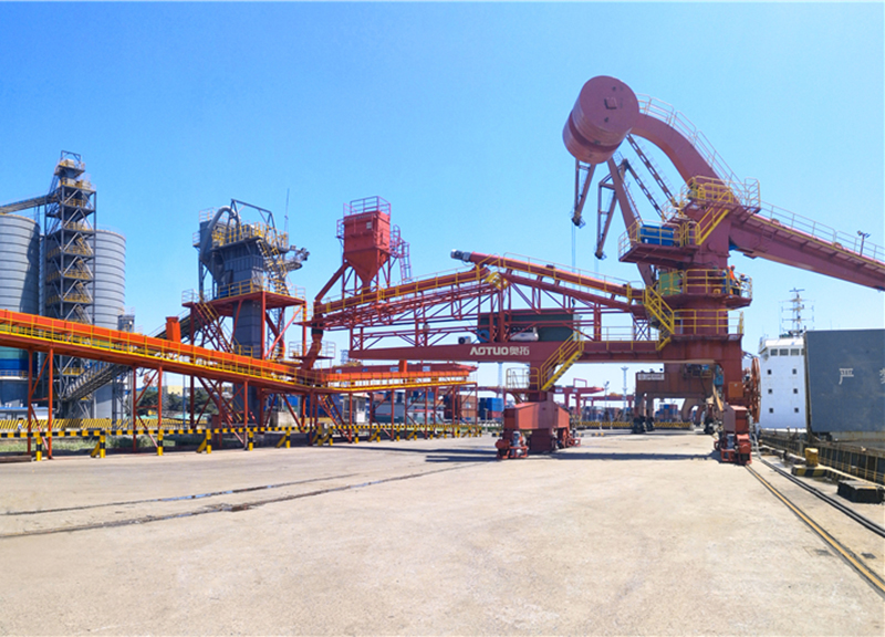 Zhejiang Hexin Industrial Rail-Mounted Screw Ship Unloader