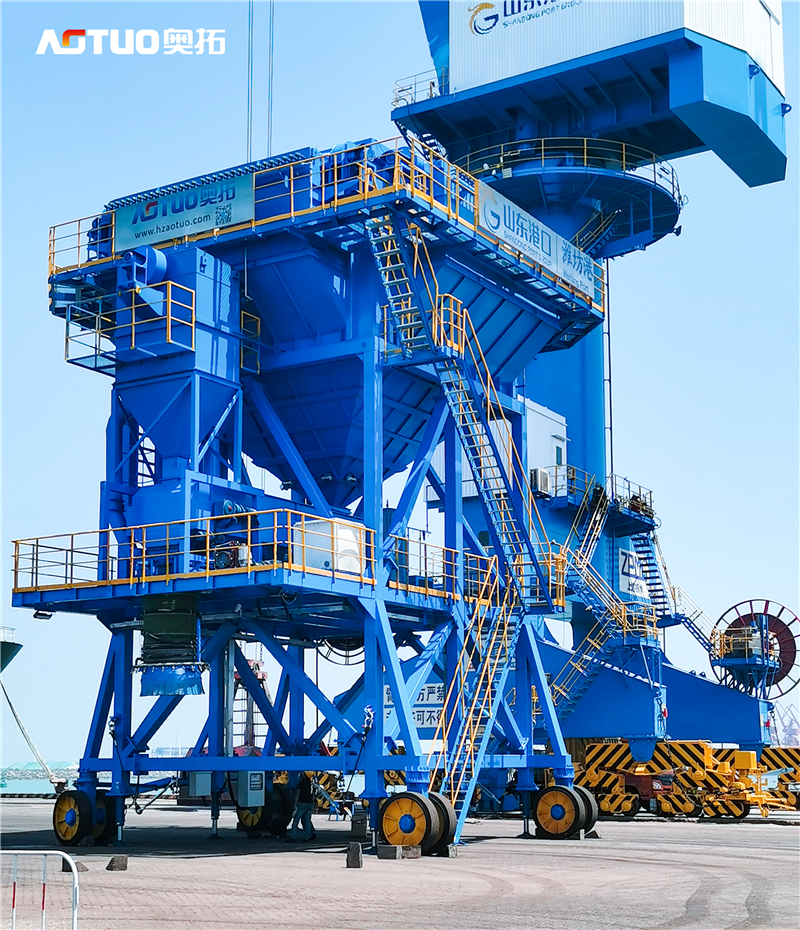 Shandong Weifang Port Tire Mobile Dust Suppression Hopper ATLD40007