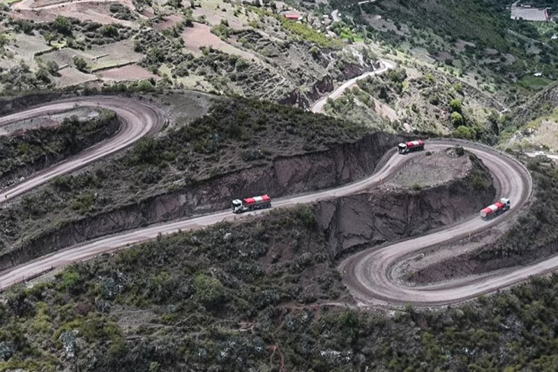 SHACMAN LNG trucks conquer andes, boosting south american logistics