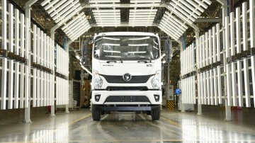 SAGMOTO X7s 4×2 Premium Highway Cruiser - Luxury and Efficiency Combined