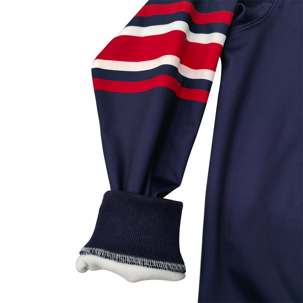 Sweat à capuche personnalisé et parfaitement ajusté04