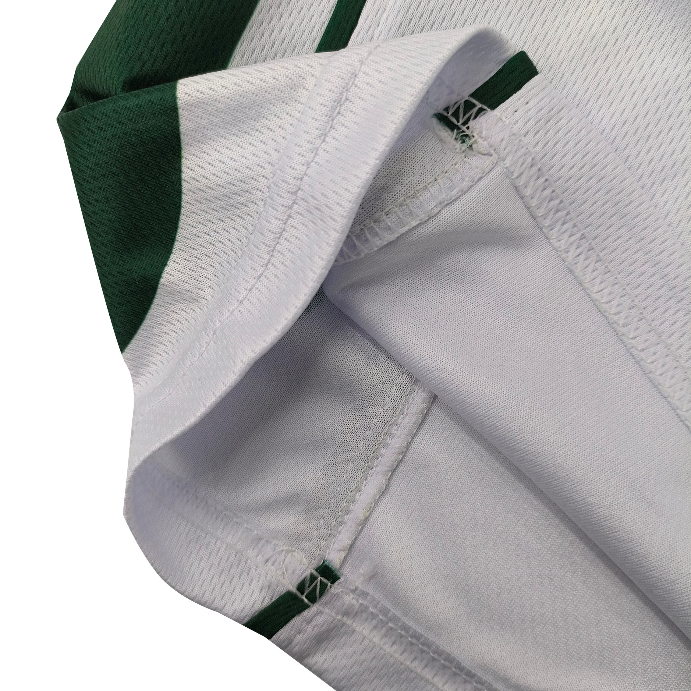 Short de basket blanc et vert (4)