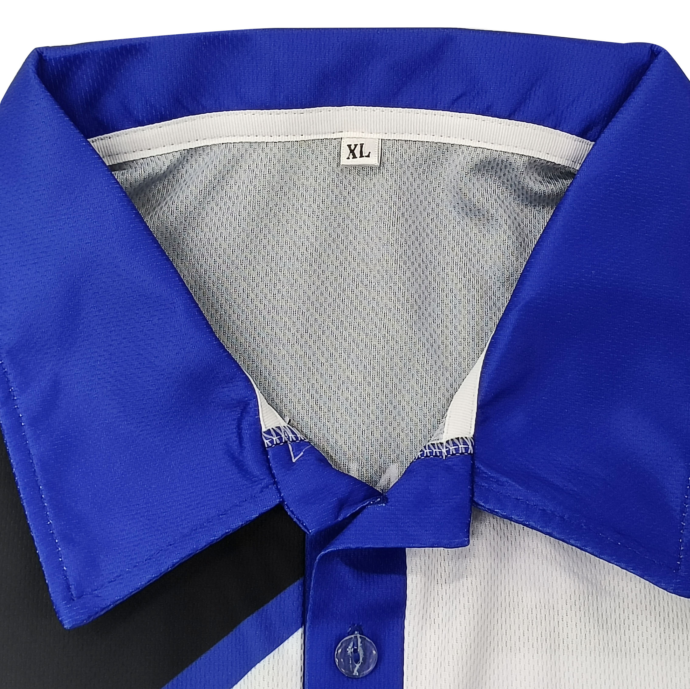 Polo blanc à col bleu (3).jpg