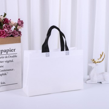 Custom Logo Design Reusable Shopping Bag Made Of PP Material
