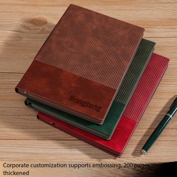 Caderno de couro macio, simples e elegante, com possibilidade de impressão de logotipo.