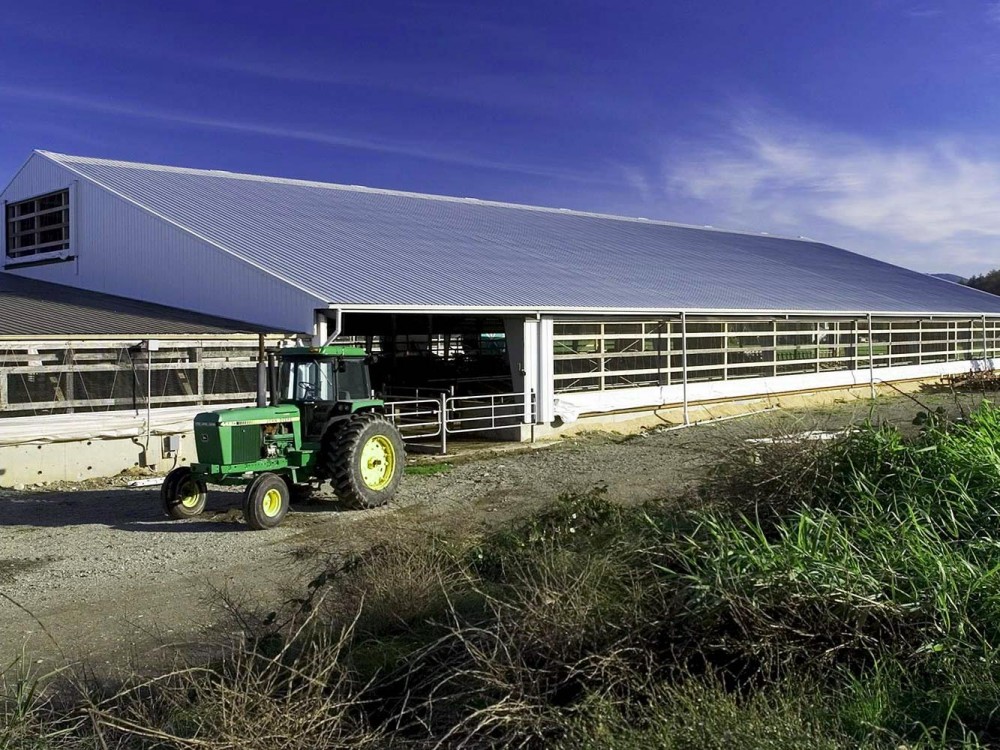 4 Sistemas de cobertura para abrigos agrícolas e pecuários