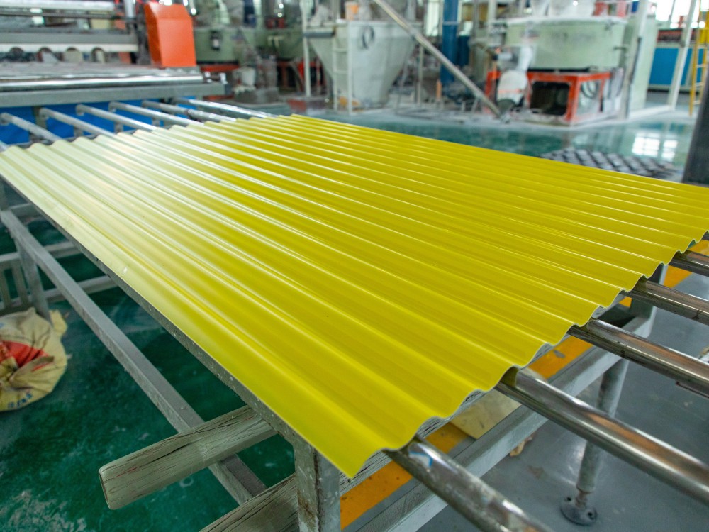 Painel de cobertura sinoidal de PVC.jpg