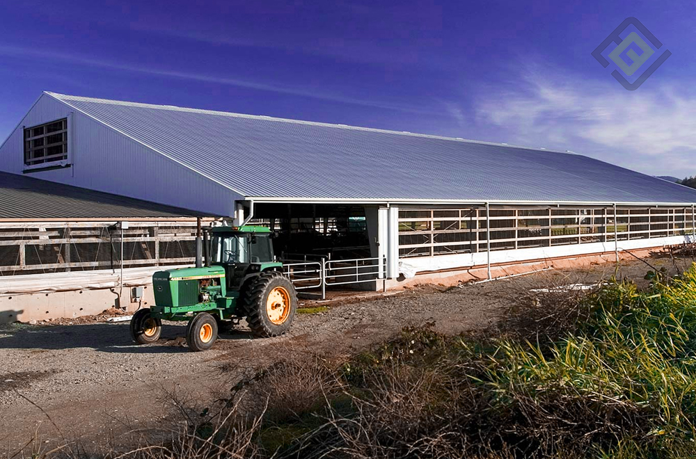 032 LIVESTOCK HOUSING.jpg