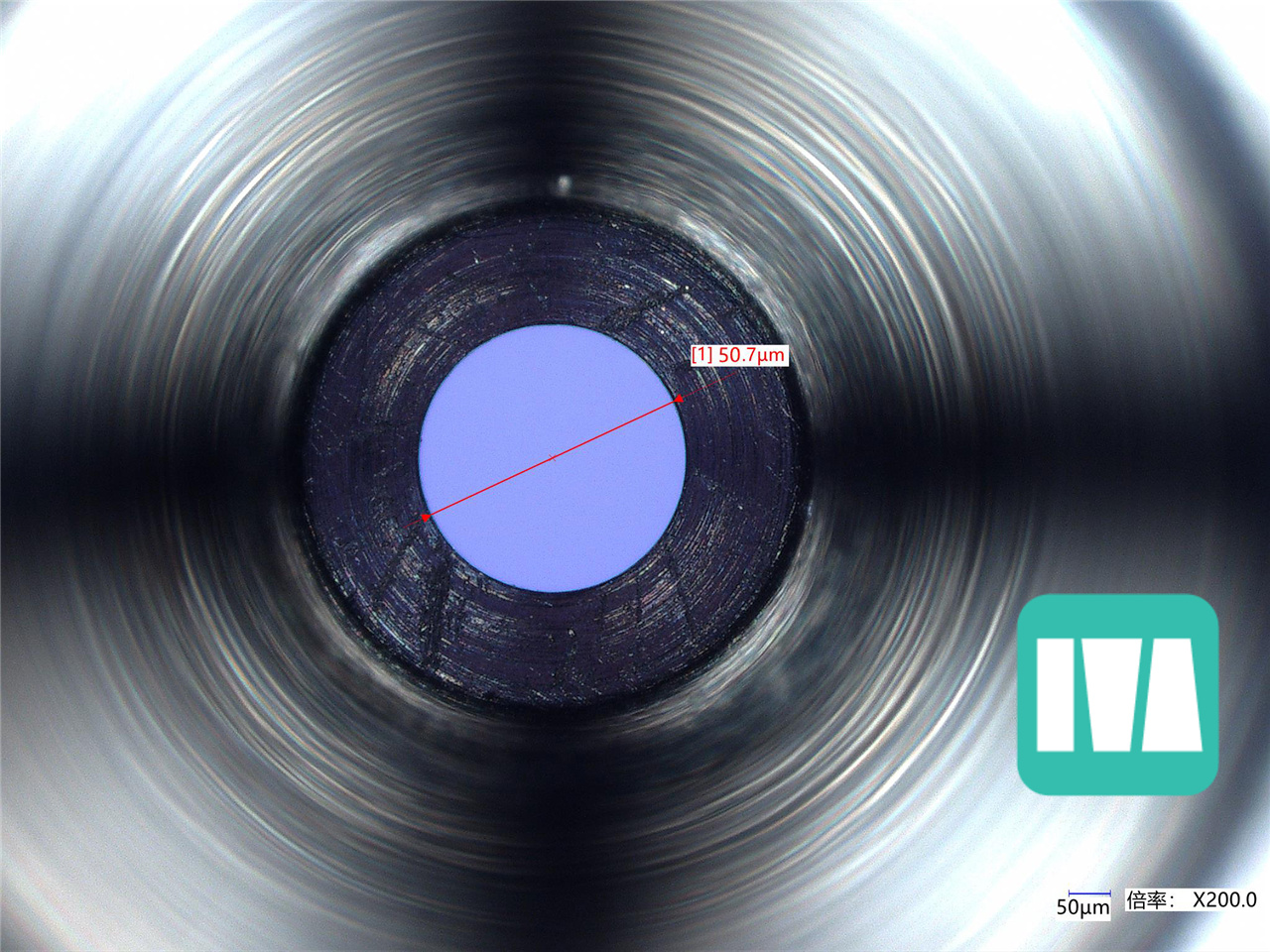 50-µm-Düsenbohrung mit Femtosekundenlaser