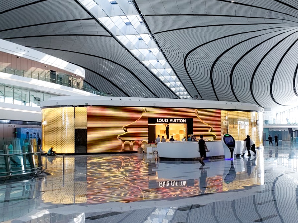 louis-vuitton-beijing-airport-2