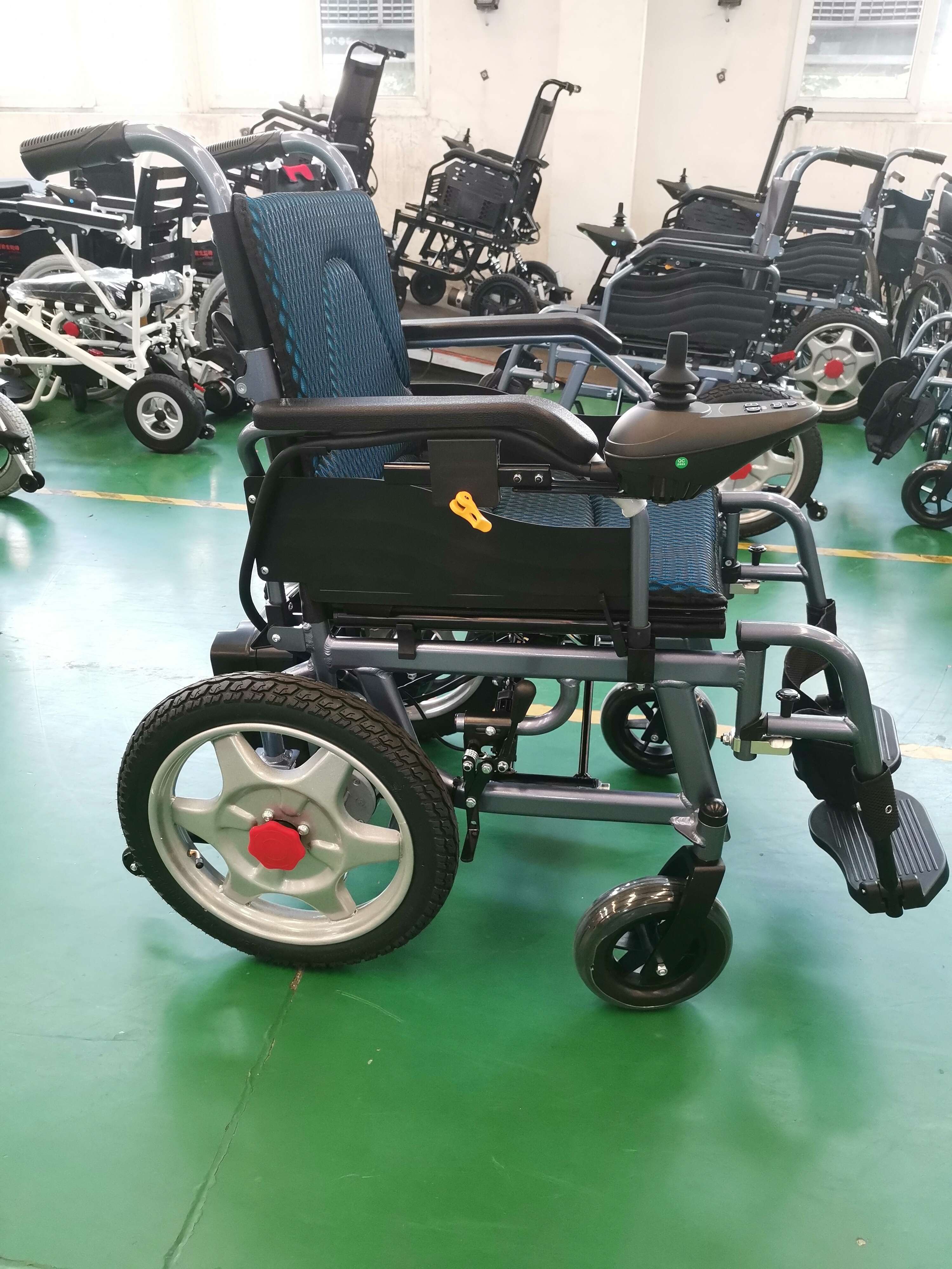 Qualitätsprüfung des Rollstuhls TEW002LA nach Malaysia geschickt