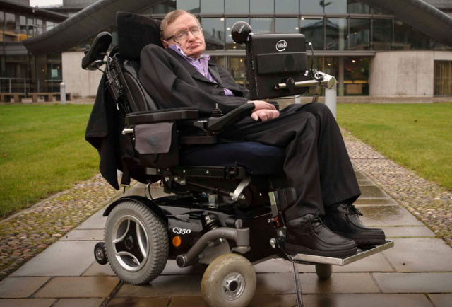 Welche geheime Technologie steckt in Hawkings Rollstuhl?