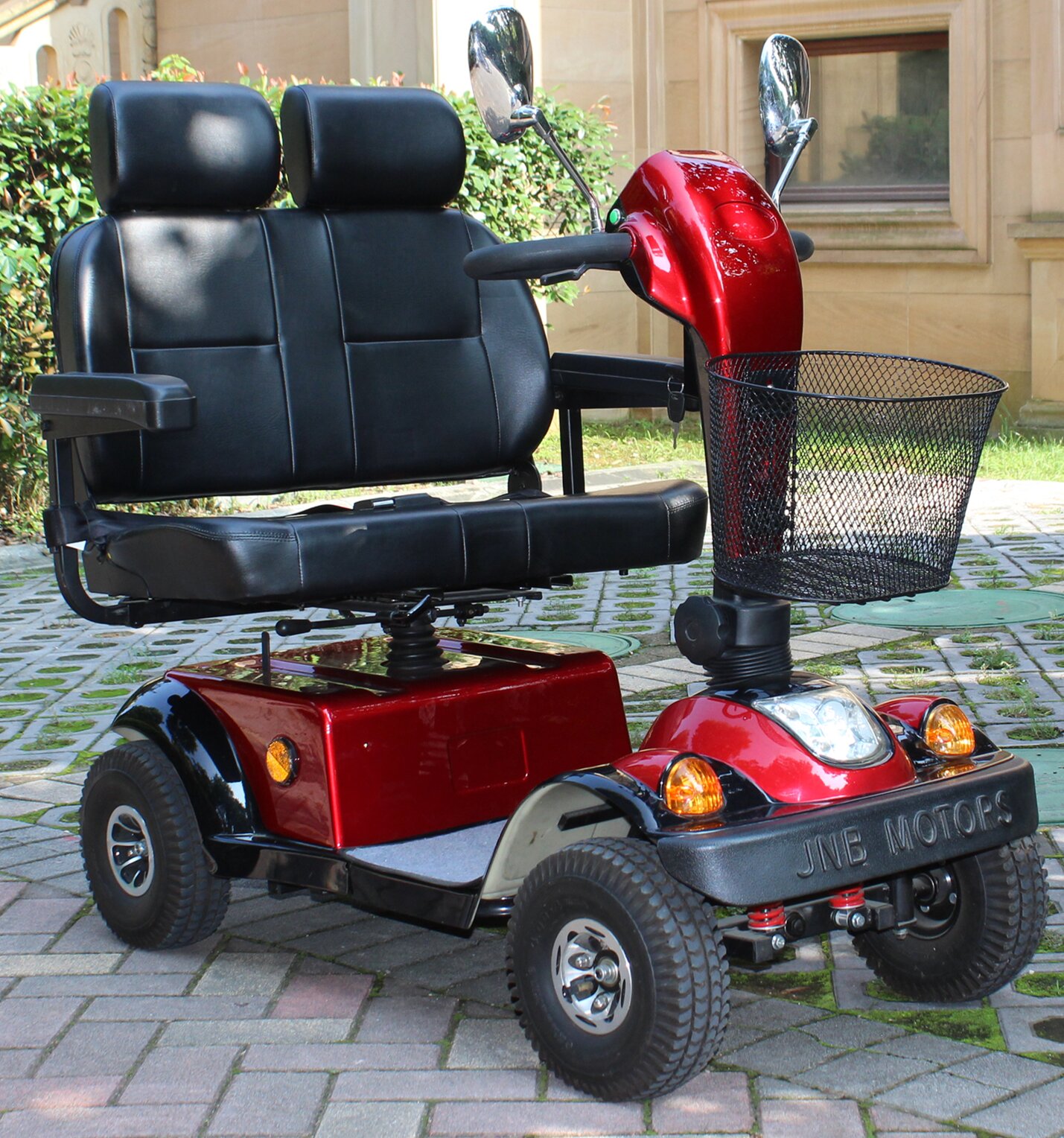 TEW127 Side-by-Side Two-seater Mobility Scooter: B-end Custo