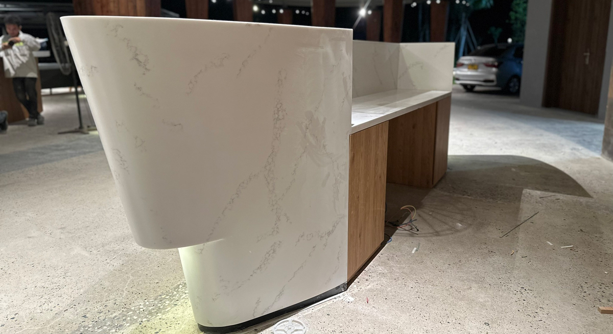 Welcome-Desks4.jpg