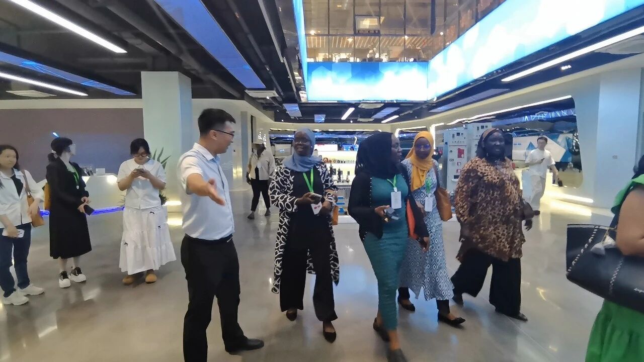 Overseas Business Visitors Tour Our Showroom to Build Stronger International Electrical Partnerships