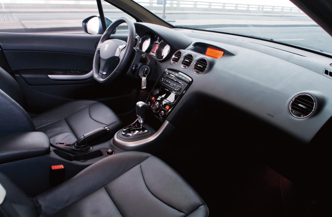 From Automotive Interiors to Aerospace Materials: UV3030 Fights UV Aging