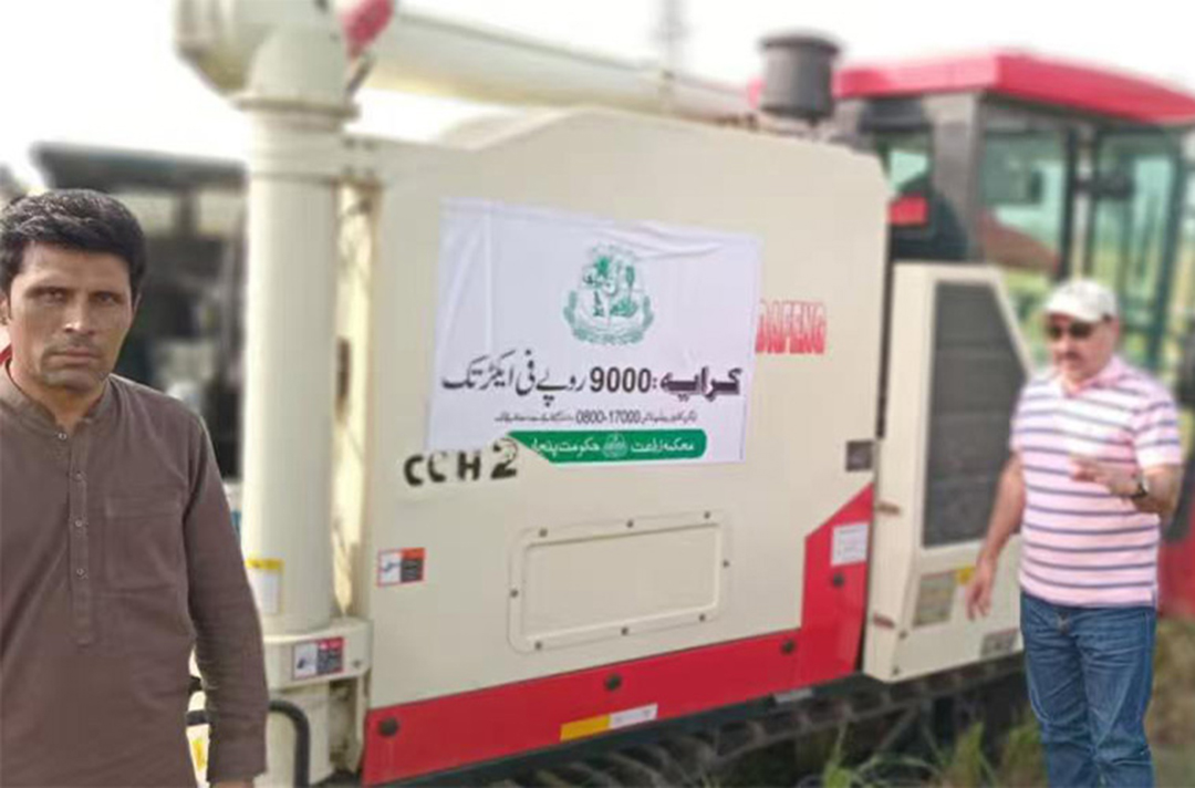 « La puissance chinoise » dans les rizières : les moissonneuses-batteuses GoldDafeng au Pakistan démontrent leur savoir-faire