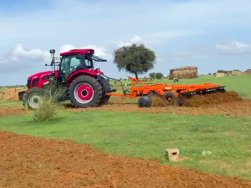 Classification et caractéristiques techniques principales des tracteurs par mode de déplacement