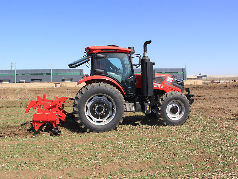 Utility Tractor vs. Row-Crop Tractor: What Global Farmers Need to Know