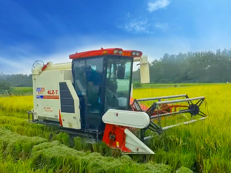 What Small-Scale Farmers Need to Know About Rice Combine Harvesters