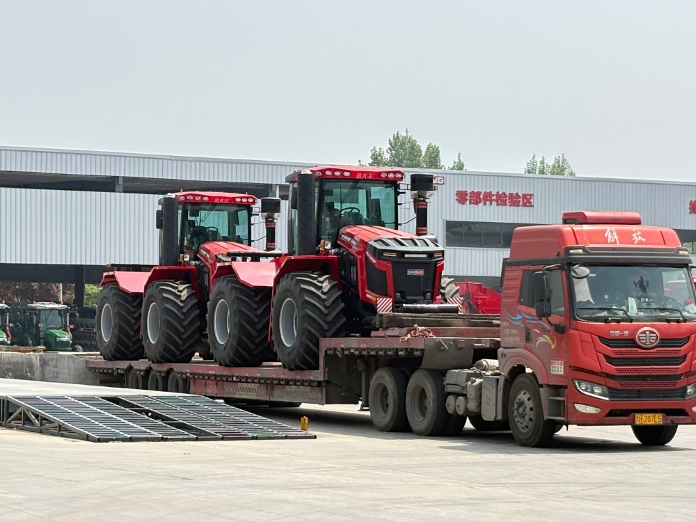 Golddafeng 4404 high-horsepower tractor shipment