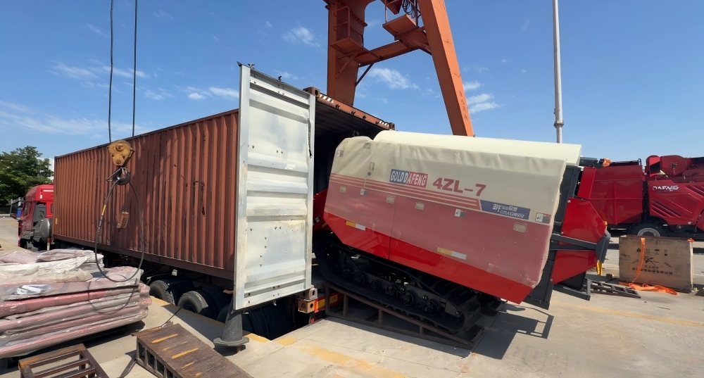 golddafeng rice combine harvesters shipment