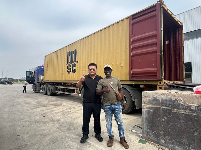Exportation de qualité supérieure : Golddafeng accueille les clients camerounais pour l'inspection et l'expédition d'équipements.