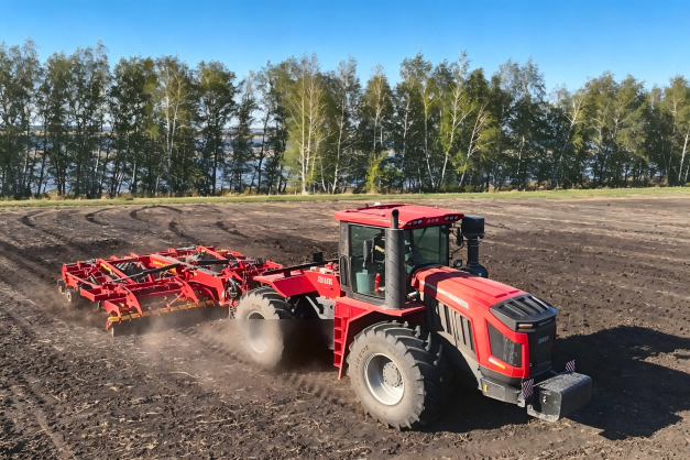 Golddafeng 4404 High-Power Tractor Delivers Stable and Efficient Performance in Kazakhstan’s Farm...
