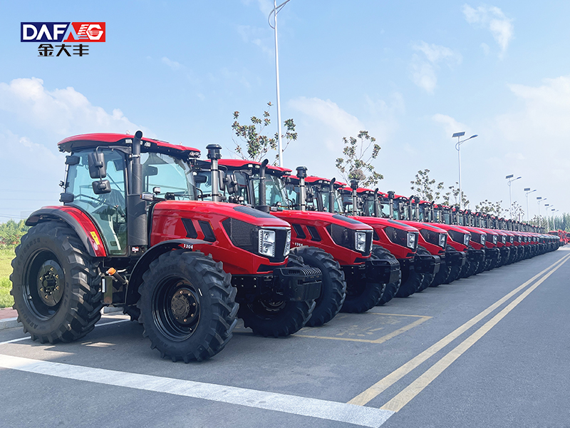 Production en série terminée ! Les tracteurs Golddafeng Custom ont passé avec succès l'inspection de qualité complète et sont prêts à être expédiés en Amérique du Sud.