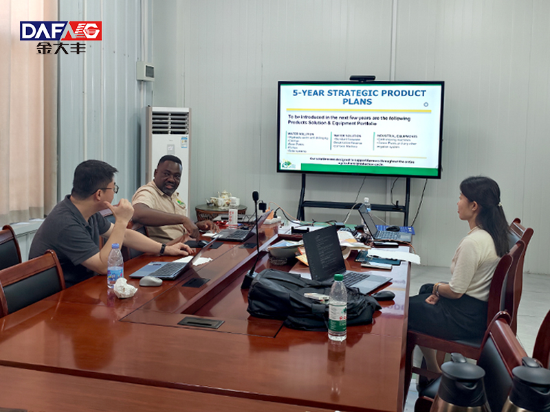 Namibian Clients Visit golddafeng Machinery to Discuss Distributor Cooperation and Jointly Explore the African Agricultural Machinery Market
