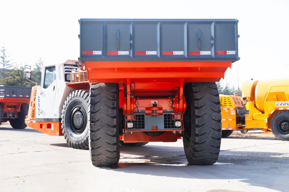 DRUK-20B Underground Dump Truck (1).jpg